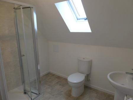 4 bedroom Semi-detached house to let in Donnelly Road, Armthorpe, DN3
