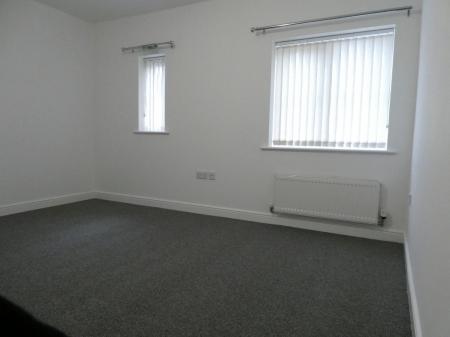 2 bedroom Town house to let in Aidans Close, Clay Lane, Doncaster, DN2
