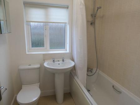 2 bedroom Town house to let in Aidans Close, Clay Lane, Doncaster, DN2