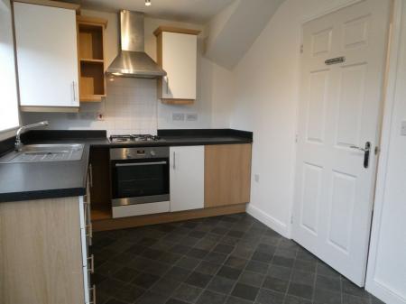 2 bedroom Town house to let in Aidans Close, Clay Lane, Doncaster, DN2