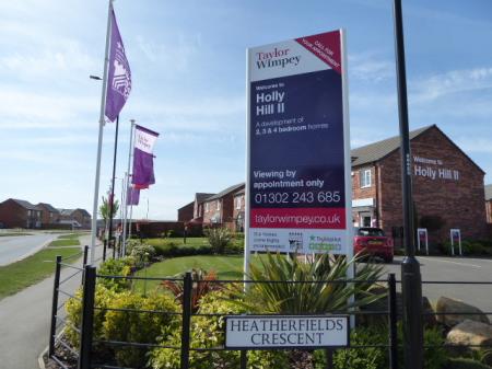 2 bedroom Semi-detached house to let in Hurrier Grove, New Rossington, DN11