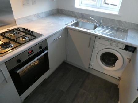 2 bedroom Semi-detached house to let in Hurrier Grove, New Rossington, DN11