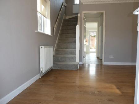 2 bedroom Semi-detached house to let in Knights Close, Belton, DN9