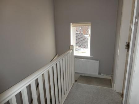 2 bedroom Semi-detached house to let in Knights Close, Belton, DN9