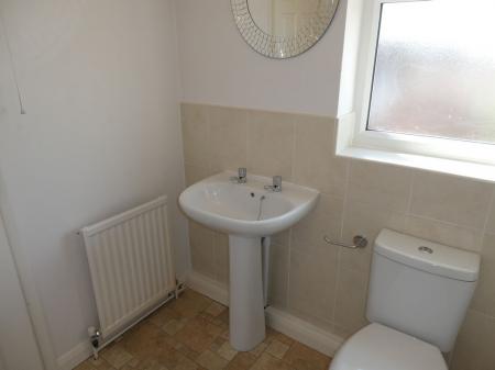 2 bedroom Semi-detached house to let in Knights Close, Belton, DN9