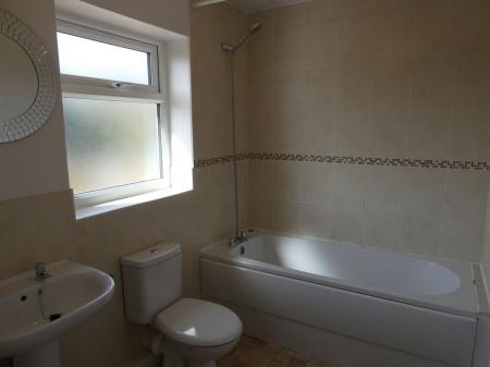 2 bedroom Semi-detached house to let in Knights Close, Belton, DN9