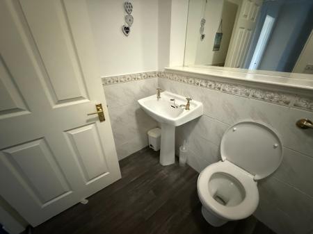 2 bedroom Flat to let in Bank Street, City Centre, Dundee, DD1