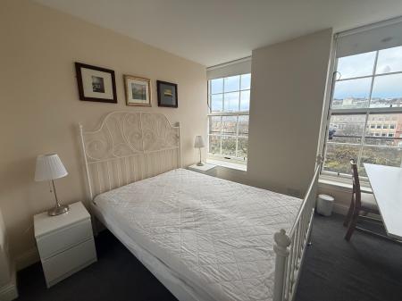 2 bedroom Flat to let in Bank Street, City Centre, Dundee, DD1