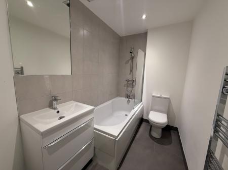 2 bedroom Flat to let in Blackness Street, West End, Dundee, DD1