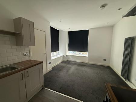 2 bedroom Flat to let in Blackness Street, West End, Dundee, DD1