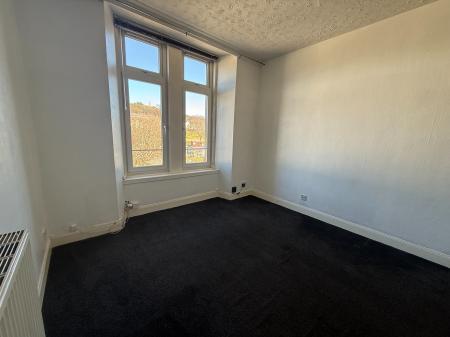 2 bedroom Flat to let in Gardner Street, Law, Dundee, DD3