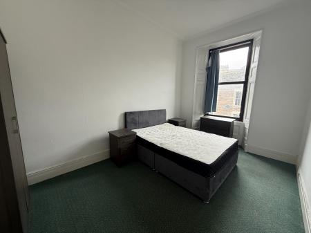 2 bedroom Flat to let in Perth Road, Dundee, DD2