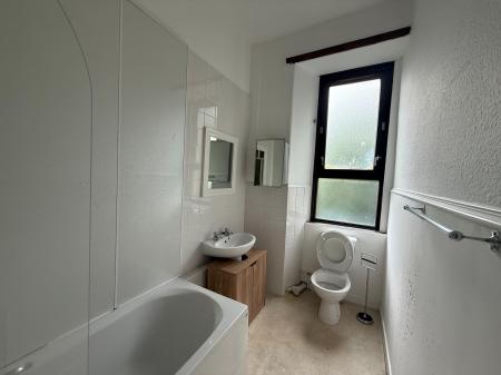 2 bedroom Flat to let in Perth Road, Dundee, DD2