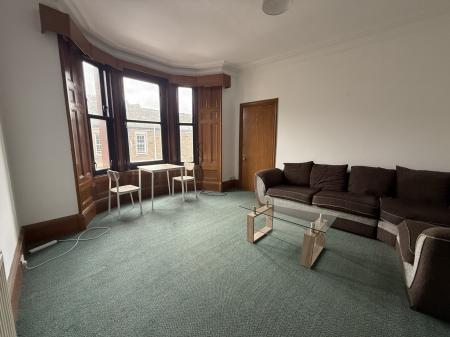 2 bedroom Flat to let in Perth Road, Dundee, DD2