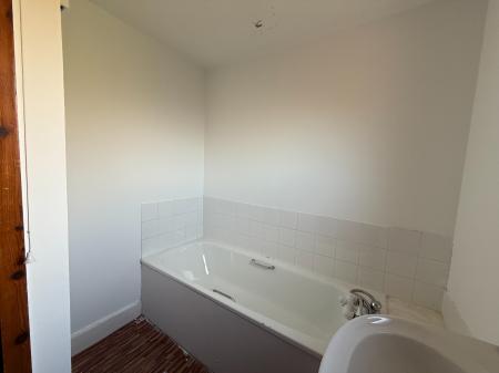 3 bedroom Maisonette to let in Red Admiral Court, Whitfield, Dundee, DD4