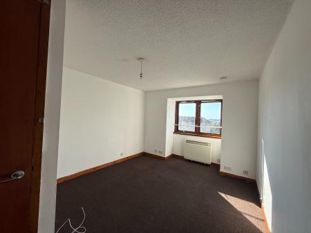 3 bedroom Maisonette to let in Red Admiral Court, Whitfield, Dundee, DD4