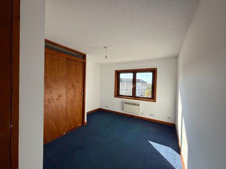 3 bedroom Maisonette to let in Red Admiral Court, Whitfield, Dundee, DD4