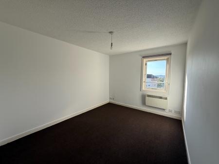 3 bedroom Maisonette to let in Red Admiral Court, Whitfield, Dundee, DD4