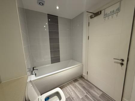 2 bedroom Flat to let in Camphill Road, Broughty Ferry, Dundee, DD5