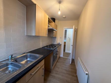 2 bedroom Flat to let in Provost Road, Dundee, DD3