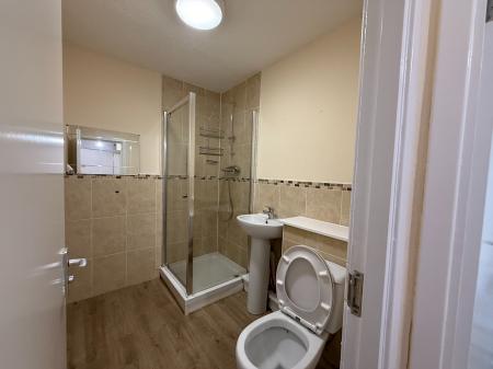 2 bedroom Flat to let in Provost Road, Dundee, DD3