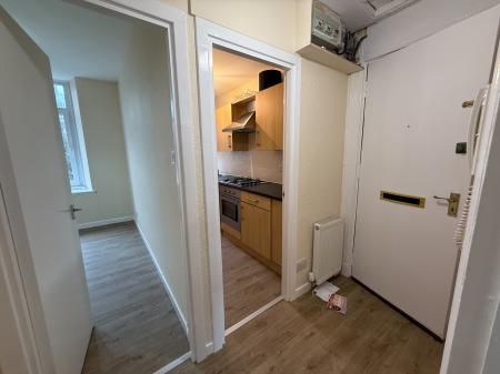 2 bedroom Flat to let in Provost Road, Dundee, DD3