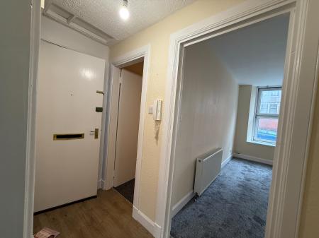 2 bedroom Flat to let in Provost Road, Dundee, DD3