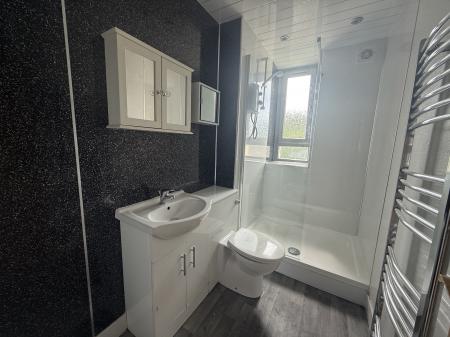 2 bedroom Flat to let in Gardner Street, Coldside, Dundee, DD3