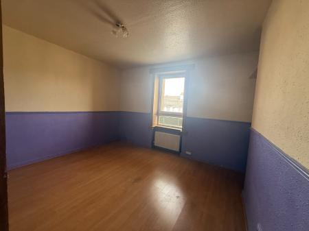 2 bedroom Flat to let in Gardner Street, Coldside, Dundee, DD3