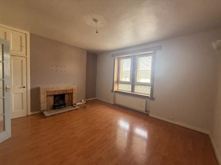 2 bedroom Flat to let in Gardner Street, Coldside, Dundee, DD3