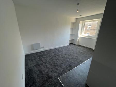 2 bedroom Flat to let in Park Avenue, Baxter Park, Dundee, DD4