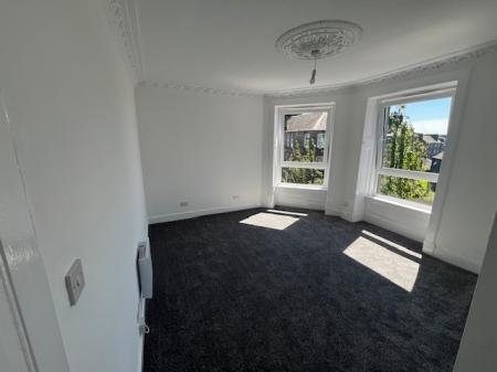 2 bedroom Flat to let in Park Avenue, Baxter Park, Dundee, DD4