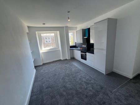 2 bedroom Flat to let in Park Avenue, Baxter Park, Dundee, DD4