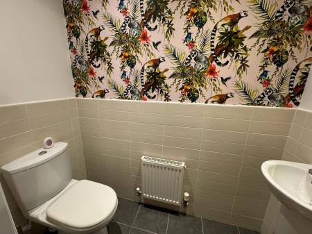 4 bedroom Town house to let in Dudhope Gardens, Law, Dundee, DD3