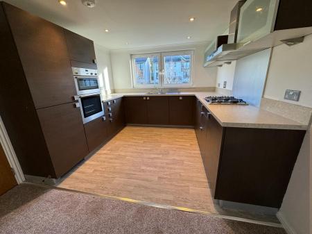 4 bedroom Town house to let in Dudhope Gardens, Law, Dundee, DD3