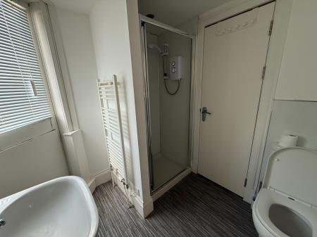 1 bedroom Studio flat to let in Roseangle, West End, Dundee, DD1