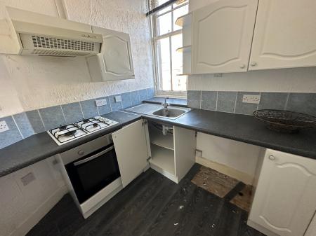 2 bedroom Flat to let in Hawkhill, West End, Dundee, DD2