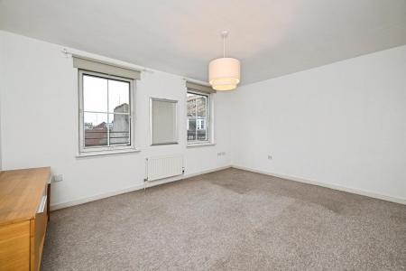 2 bedroom Flat to let in South Fort Street, Leith, Edinburgh, EH6