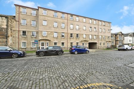 2 bedroom Flat to let in South Fort Street, Leith, Edinburgh, EH6