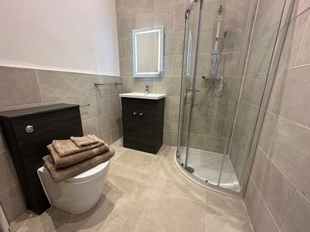 1 bedroom Studio flat to let in Roseangle, Dundee, DD1