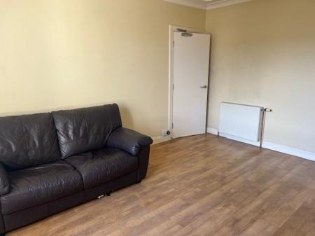 3 bedroom Flat to let in Cleghorn Street, West End, Dundee, DD2