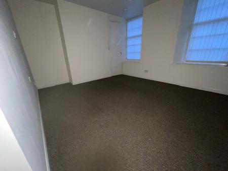 2 bedroom Flat to let in The Vennel, Forfar, DD8