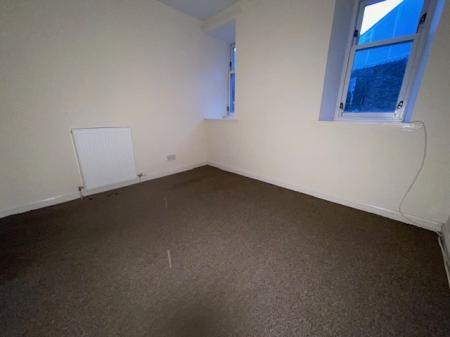 2 bedroom Flat to let in The Vennel, Forfar, DD8