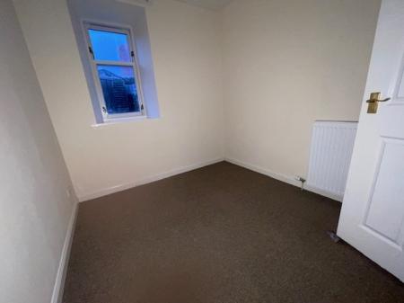 2 bedroom Flat to let in The Vennel, Forfar, DD8