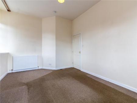 2 bedroom Flat to let in The Vennel, Forfar, DD8