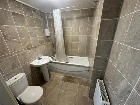 2 bedroom Flat to let in Erskine Street, Dundee, DD4