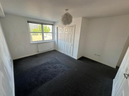 2 bedroom Flat to let in Erskine Street, Dundee, DD4