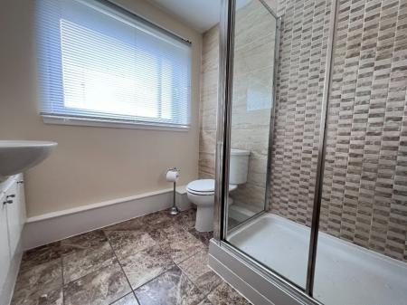 4 bedroom Apartment to let in South Victoria Dock Road, City Quay, Dundee, DD1