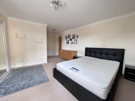 4 bedroom Apartment to let in South Victoria Dock Road, City Quay, Dundee, DD1
