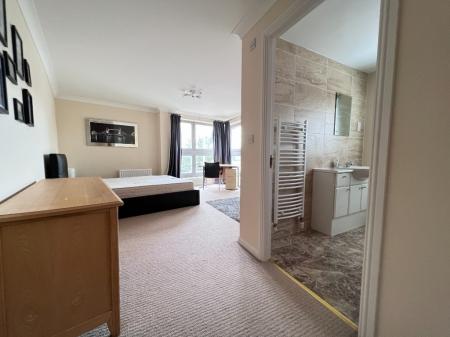 4 bedroom Apartment to let in South Victoria Dock Road, City Quay, Dundee, DD1